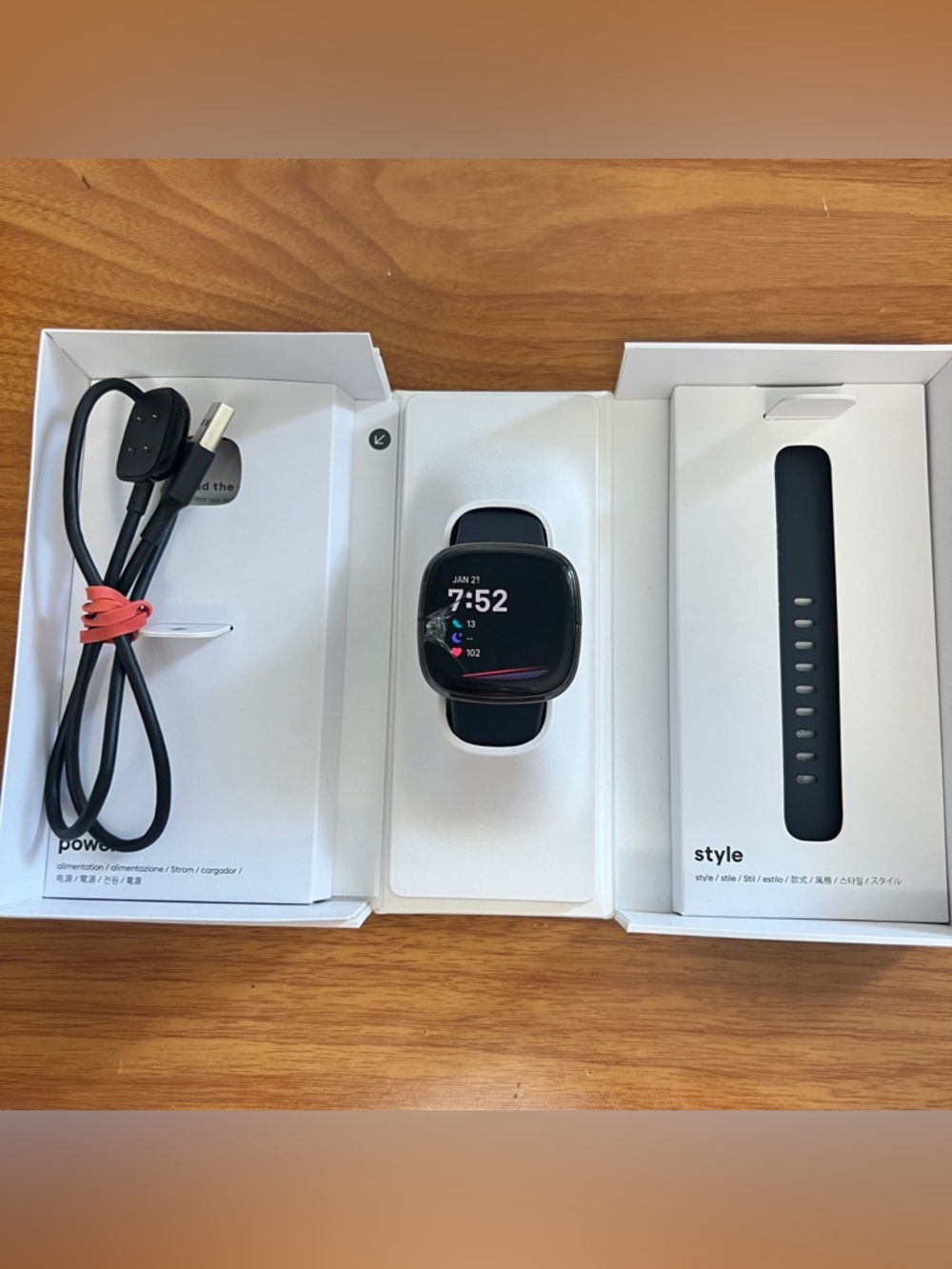Fitbit Sense & Accessories Works Cracked Screen Small - Picture 7 of 8
